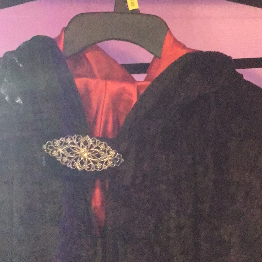 Costume - Picture 3 of 4